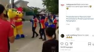 Akhirnya karyawan indomaret ngaku nakal setelah didesak polisi. Viral Pertemuan Maskot Indomaret Dan Alfamart Warganet Nggak Seru Suara Malang