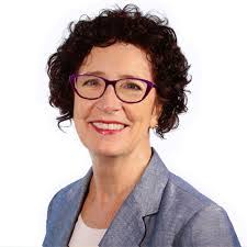 Esther Rhee's Instagram, Twitter & Facebook