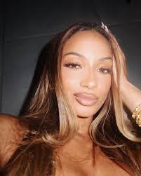 Deidre Tate's Instagram, Twitter & Facebook