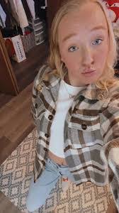 Kelly Mortenson's Instagram, Twitter & Facebook