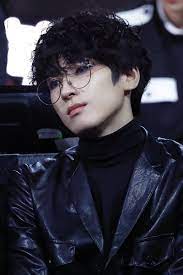 Mingyu & wonwoo kick off seventeen's new power of 'love' project with bittersweet, a single exploring emotions that come when friends find themselves in a love triangle. Korean Netizens Have Discovered Seventeen Wonwoo S Famous Twin