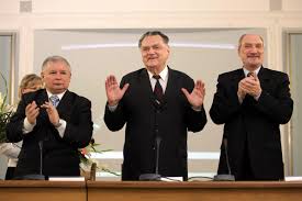 Nocna zmiana, noc teczek i upadek rządu Olszewskiego. Jak PiS wykorzystuje  ten mit?