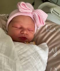 𝚍𝚊𝚗𝚒𝚎𝚕𝚕𝚎 𝚙𝚛𝚊𝚝𝚝 ♡