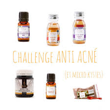 L'acné se manifeste lorsqu'un ensemble de sébum sec, de cellules cutanées mortes et de bactéries obstrue les follicules pileux, empêchant le sébum de sortir. Nouveau Challenge Anti Acne La Routine