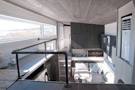 Jika iya, desain rumah minimalis 2 lantai 6×12 mungkin bisa dijadikan pilihan terbaik. Desain Rumah Minimalis 2 Lantai 6x12 Inspirasi Eksterior Apartemen Review