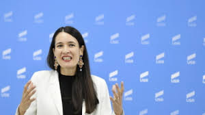 Clotilde armand is a french woman aiming to change the face of local politics in romania in a system marked by corruption. Cine Este Clotilde Armand Noul Primar Al Sectorului 1 Din Bucuresti Averea Declarata De Frantuzoaica Maritata