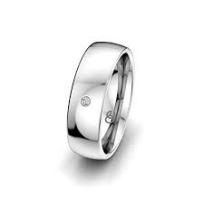 Die massive verarbeitung in bester goldschmiedequalität und die bombierte ringschiene, welche einen hohen tragekomfort gewährleistet, machen dieses zirkonia ring mit 10 mm stein (sterlingsilber 925) schwerer zirkoniaring. Ringe Von Moncoeur Fur Frauen Gunstig Online Kaufen Bei Fashn De