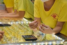 Giá vàng hôm nay 9/6, giá vàng nhẫn lao dốc không phanh. Trung Quốc bất ngờ ngừng mua khiến giá vàng thế giới rớt mạnh