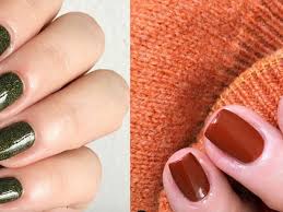 Idées de design original et conseils utiles à découvrir modele ongle automne vernis à ongles bleu foncé tendance couleur manucure 2020 nail art sur un seul ongle motif parapluie. Les Manucures Les Plus Tendance De L Automne 2020 Femme Actuelle Le Mag