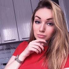 Caitlin Webber's Instagram, Twitter & Facebook