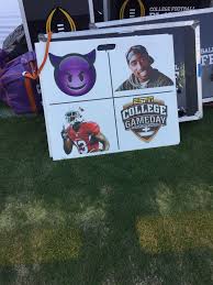 The Best College Football Play Card Signs Emojis And Memes And Cartoons And All Sbnation Com Using them properly can help you start a this pick up line is great when trying to get her attention from a big crowd. the best college football play card