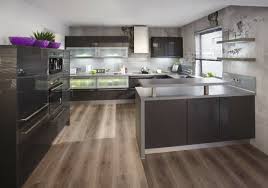 cuisine gris anthracite 56 idees pour une cuisine chic et moderne cuisine gris anthracite cuisine gris choses de cuisine