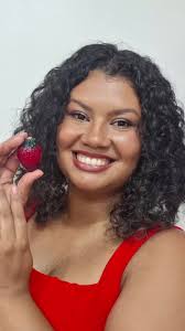 🌟 O brilho labial moranguinho da Avon voltou e trouxe de volta aquele  gostinho de infância! 🍓✨ Quem aí lembra do cheirinho doce de morango e do  milk-shake de tutti frutti? 😍💖 Uma explosão de nostalgia ...