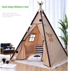 Amenager La Chambre D Enfant Pour Qu Il Y Joue Des Heures Tipi Indien En 2020 Salle De Jeux Tipi Enfant Maison Enfant