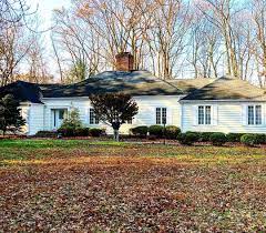 Sprawling Ranch Colts Neck Nj Monmouth County Mrnjrealty House Styles Colts Neck Monmouth County