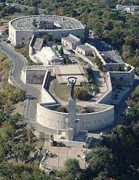 The citadella is the fortification located upon the top of gellért hill in budapest. Citadella Budapest Wikipedia Budapest Hungary Hungary Travel Hungary