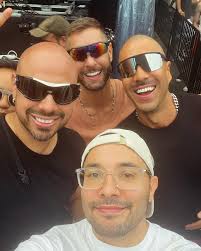 Dream within a dream. Been a fan and supporter of @jeffleatham since I had  the pleasure of meeting him while installing the 2015 Holiday windows at  Bloomingdales NYC. @fsgeorgevparis #jeffleatham #orchids