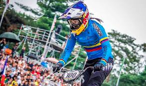 Estefanía pereira periodista egresada de la universidad de antioquia related posts. Mariana Pajon Se Cae En El Mundial De Bmx Kienyke