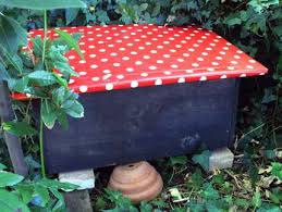 Construire Une Cabane A Herisson Resolu Hugo L Escargot En 2020 Briquette De Parement Peinture Faite Maison Abri Herisson