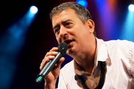 Didu Nogueira recebe Gisa Nogueira para show em Niterói