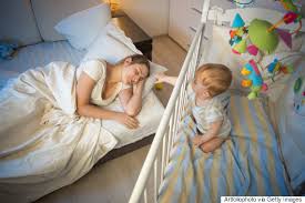 تخلصوا من أسطورة نوم الأطفال بمفردهم زياراتهم الليلية لفراشك تنضج نموهم العصبي صحة جريدة اللواء