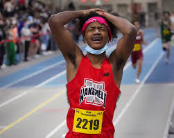 Wakefield's Bradley Diaz breaks Division 3 meet record in 600; Nashoba  boys, Burlington girls win titles