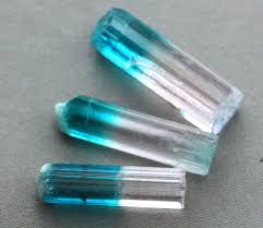 Two Tone Electric Blue Paraiba Tourmaline Crystals Gemstones Tourmaline Paraibatourmaline Jew Minerals And Gemstones Stones And Crystals Crystals Minerals