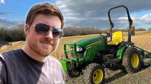 Backfill Retaining Wall with John Deere 2025r