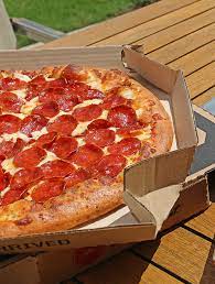 Patio Side Pizza Hut Pizzas Are A Great Summer Dinner Choice Food Dinner Choices Aesthetic Food