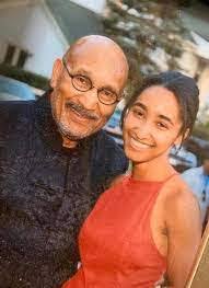 Renee Mchenry's Instagram, Twitter & Facebook