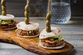 Big Green Egg Pain Pita Et Hamburger De Poulet