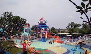 27 may, 2021 post a comment being an aqua park hotel, it is popular for its 35 water slides, 33 outdoor swimming pools, along with a fantastic range of. 10 Kolam Renang Di Sidoarjo 2021 Bagus Indoor Sampai Malam