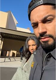 Annie Receives Endless Kisses from Fans