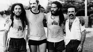 Chico buarque & bob marley. Bob Marley No Brasil O Dia Em Que O Musico Jamaicano Jogou Futebol Com Chico Buarque E Moraes Moreira No Rio Bbc News Brasil