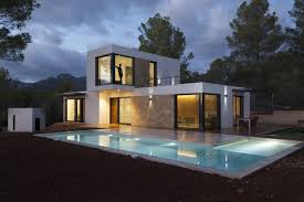 Modular home es un sistema constructivo de casas prefabricadas, constituido por grandes muros de hormigón que se encajan entre sí formando un puzzle. Inhaus Prefabricated Concrete Houses