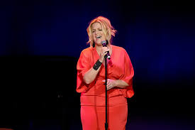 Her goal is to spend less time in the kitchen on christmas day and. Trisha Yearwood S New Album Let S Be Frank Is Sinatra Covers