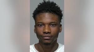 Milwaukee robbery, police chase ends in crash; 17-year-old charged