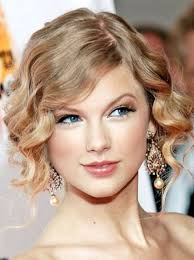 This comprehensive guide includes updo, curls. 20 Hottest Prom Hairstyles For Short Medium Hair 2021 Hairstyles Weekly