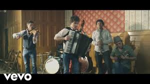 Sous Le Ciel De Paris Zaz Et Pablo Alboran Martynas Hungarian Dance No 5 In G Minor Youtube Hungarian Dance Music Blog Music Rules