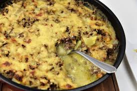 Die kohlrabi schälen und in dünne scheiben schneiden. Auflauf Mit Kohlrabi Kartoffeln Und Hackfleisch Happi Mit Silberschlappi
