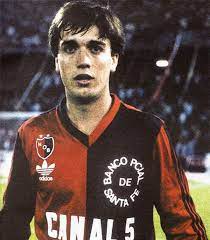 Maybe you would like to learn more about one of these? Football Talent Scout Jacek Kulig Twitterissa Teenage Gabriel Batistuta At Newell S Old Boys Where He Was Coached By Young Marcelo Bielsa