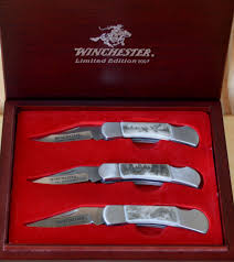 New winchester 2007 limited edition brass folder knife set with tin. Limited Edition Winchester 2007 Ersat Scrimshaw Wildlife Series Knife Set Released In 2006 All Three Knives Are Sing Wooden Display Box Collector Knives Knife