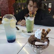 Itu yang terus laju je ke bandar baru tanah merah untuk ke cafe ni. Restoran D Anjung Tanah Merah Kelantan