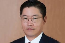 남양유업은 27일 최대주주인 홍원식 외 2명이 남양유업 보유주식 전부를 한앤컴퍼니(한앤코) 유한회사에 양도하는 계약을 체결했다고 공시했다. ë‰´ì‹œìŠ¤