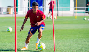 Barcelona have paid 1 million euros for an option to buy talented sao paulo forward gustavo maia (19). Gustavo Maia Will Come Back To Have An Opportunity For Silence Mouths