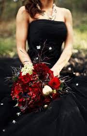 Photos The Most Romantic Wedding Flowers Black Wedding Gowns Dark Wedding Vampire Wedding