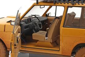 New 1/18 almost real land rover range rover camel trophy sumatra 1981 car model. Land Rover Range Rover Camel Trophy Papua New Guinea 1982 Dirty Version Alm810110 Ean 6970342042300