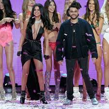 Long wavy hair is all the rage right now, so grab your curling iron or deep waver to create some fun hairstyles that look great for any season! Selena Gomez And The Weeknd Take Their Love To Italy Hello