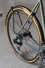 Disk Commuter Der Randonneur Fahrrad Gepacktrager Stahlrahmen Fahrrad Fahrrad Ideen