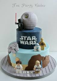 Das backbuch liefert wirklich viele süße, ähm ich meine galaktische ideen für star wars kuchen, torten und kekse. 34 Star Wars Torte Ideen Star Wars Kuchen Star Wars Torte Star Wars Geburtstag